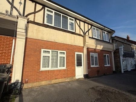 Curzon Road - Photo 4