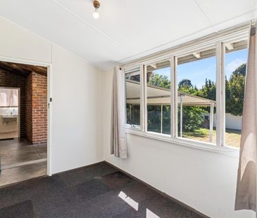 Location! Location! Location! - Photo 5