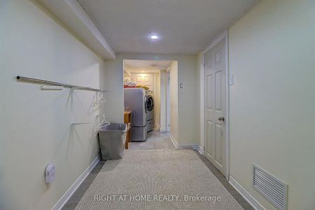 For Lease - 5 Bellefontaine Street, Toronto, Ontario - Photo 2