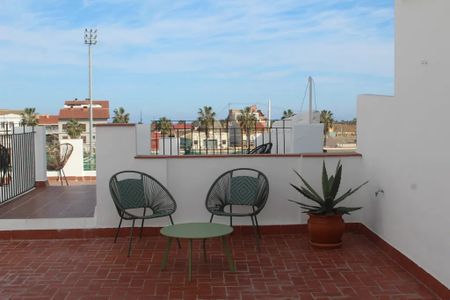 Carrer de la Reina, Valencia, Valencian Community 46011 - Photo 4