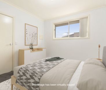 Charming 2 Bedroom Home with Modern Comforts - Photo 3