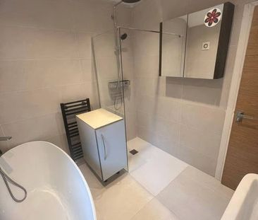 Room in a Shared House, Ely Road, TW4 - Photo 2
