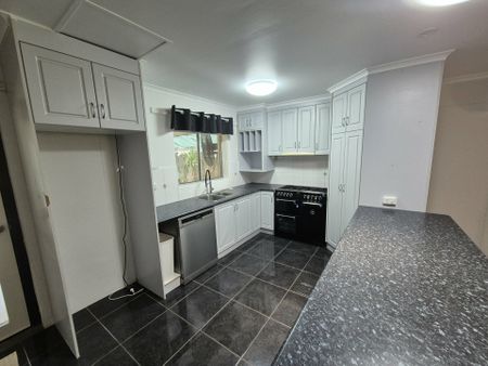 3 BEDROOM, 2 BATHROOM SECURE HOME IN SADADEEN - Photo 4