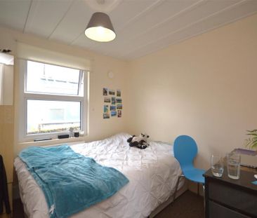 4 bedroom terraced house to rent - Photo 3