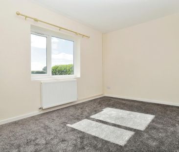 4 bedroom bungalow to rent - Photo 1