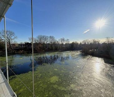 Lakeside West, Lakeside Close, Staines-upon-thames, Surrey, TW18 - Photo 2