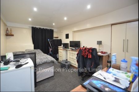 3 Bedroom Properties, Hyde Park Leeds LS6 - Photo 5