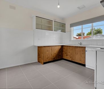 31 Myrtle Grove, Altona - Photo 5