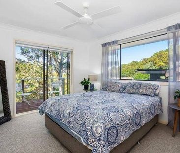 Pet-friendly, three-bedroom upper duplex. - Photo 6