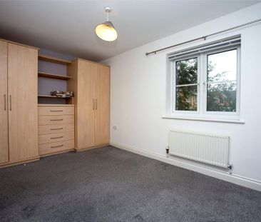 4 bedroom detached house to rent - Photo 3