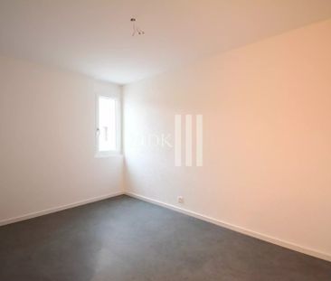 Renovated 3.5-room apartment in Collombey - Photo 2