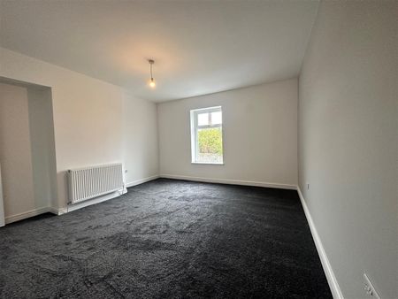 2 bed terraced house to rent in Cog Lane, Burnley, BB11 - Photo 2