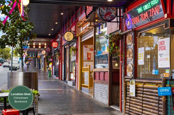 Light-filled, modern apartment located in the heart of Burwood - Photo 1