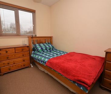 2 bedroom House To Let - Photo 2