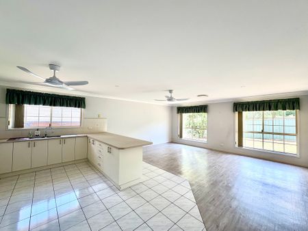 EAST TAMWORTH - Spacious 4 Bedroom Home - Photo 3
