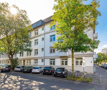 Tolle 3-Zimmer-Wohnung mit Balkon im denkmalgeschützten Objekt - Foto 2