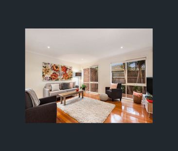 Stylish Living in Central Mitcham - Photo 4