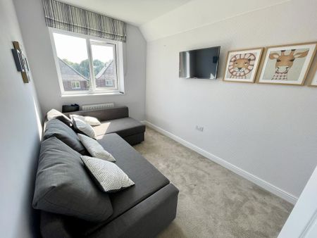 1 bedroom in a house share to rent - Photo 3