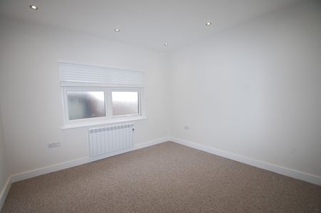 Churchfield House, Churchfield Road,SL9 - Photo 2