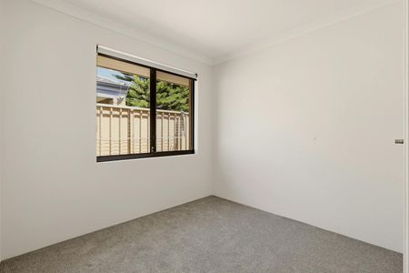Modern 4 Bedroom Home in a Prime Falcon Location - Photo 3