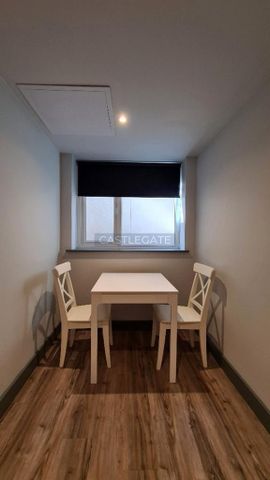 1 bedroom in a flat share to rent - Photo 3