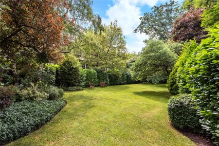 1 bedroom flat in St. Georges Fields - Photo 2