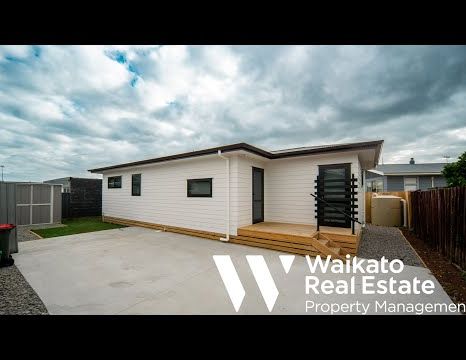 Near New Charming 3-Bedroom Home in Prime Hamilton Location - Photo 1