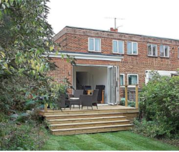 Fantastic bright, peaceful, private maisonette with generous garden... - Photo 3