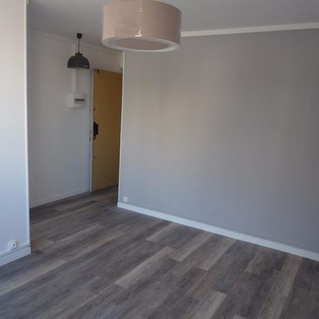 Location Appartement 2 pièces 36m² MARSEILLE 7ème - Photo 3