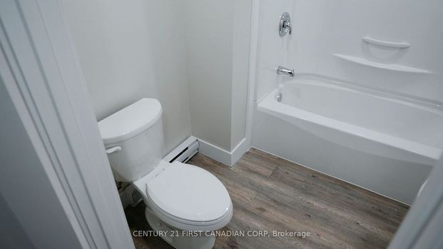 For Lease - 1072 Jalna Boulevard, London South, Ontario - Photo 1