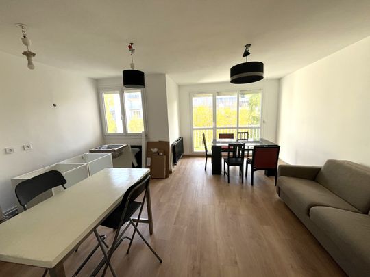 Location Appartement 2 pièces 52m² DEVILLE LES ROUEN 76250 - Photo 1