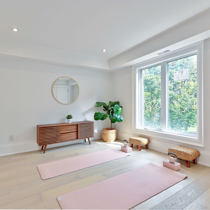 For Lease - 27 Hurlingham Crescent, Toronto, Ontario - Photo 1