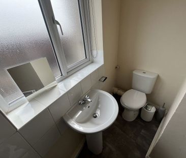 London Road, Headington, Oxford - Photo 2