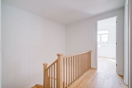 For Lease - 3149 Meadowridge Drive, Oakville, Ontario - Photo 4