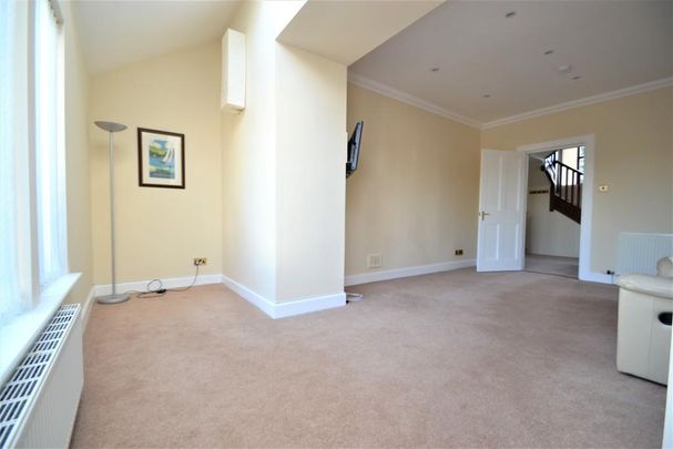 2 bedroom cottage to rent - Photo 1