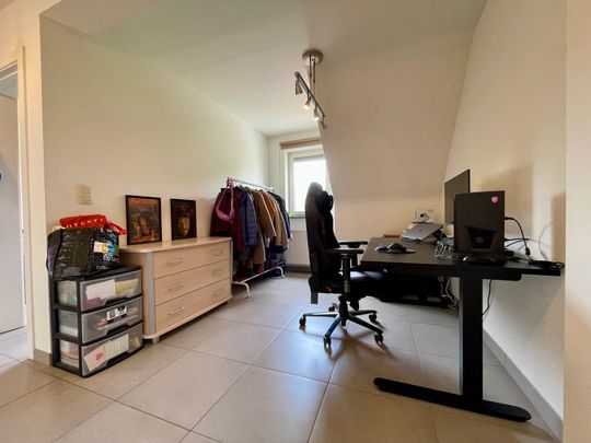 Zeer knap, ruim appartement met 2 slpks en garage - Photo 1