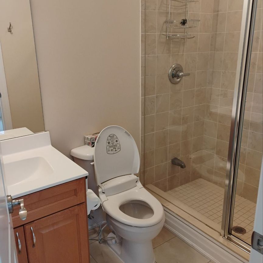 For Lease - 51 Beverley Glen Boulevard, Vaughan, Ontario - Photo 1