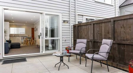 Hobsonville, 2 bedrooms, $650 - Photo 4