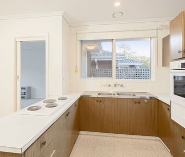 Charming Two-Bedroom Unit in Brighton East - Photo 6