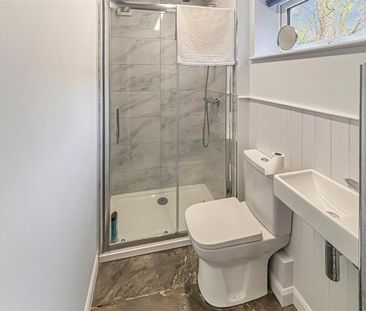 3 bedroom character property to rent - Photo 6
