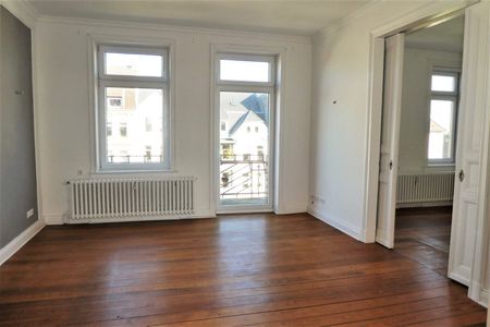 KIEL-BLÜCHERPLATZ: 4-Zimmer-Wohnung über 2 Ebenen (4. +5. OG) mit 2 Balkonen (ohne Fahrstuhl) - Photo 3