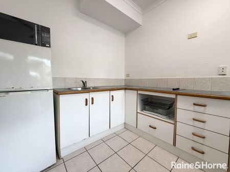 1 BEDROOM : 1 BATHROOM : FULLY FURNISHED : RESORT STYLE LIVING - Photo 2
