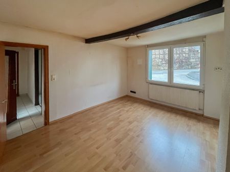 Solides, unterkellertes Einfamilienhaus mit optionalem Stellplatz zur Miete! - Photo 4