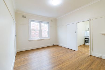 Newly Renovated Studio Apartment in Prime Lane Cove Location - Photo 2