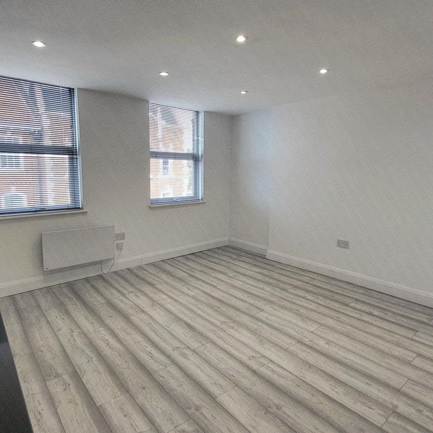 George Lane, London - Photo 1