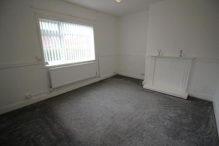2 bedroom end of terrace house to rent - Photo 2
