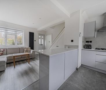 3 bedroom terraced house to rent - Photo 3