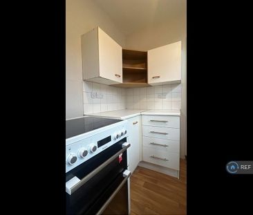 2 bedroom semi-detached house to rent - Photo 4