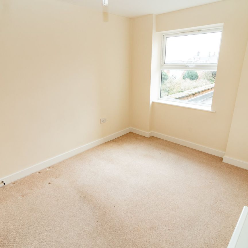 2 bed apartment to rent in Commercial Road, Bournemouth, BH2 - Photo 1