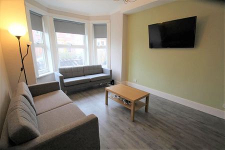 6 bedroom semi-detached house to rent - Photo 5